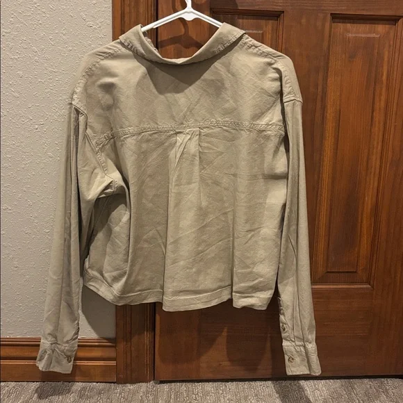 Athleta Khaki Button-Up Shirt - Picture 2 of 9